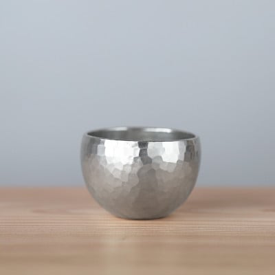【一点もの】純錫 ぐい呑み 深型 (80ml) 手作り 日本酒 贈答品 新潟県 弥彦村