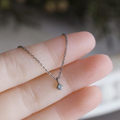 純チタンブルートパーズの一粒石ペンダント 誕生石 ネックレス 変色しにくい ギフト 新潟県 弥彦村