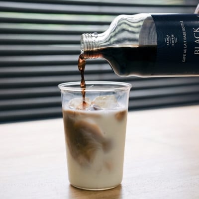 カフェオレベース600ml　加糖タイプ　6本