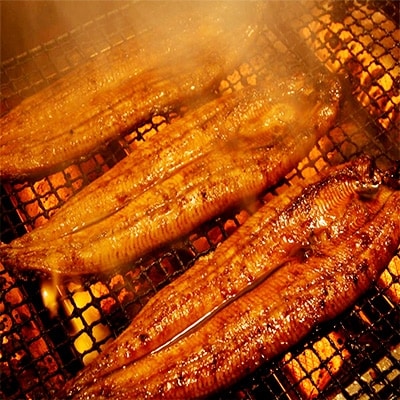 肉厚九州産うなぎ蒲焼1尾つゆだくタレ付 中間市老舗マル五 辻鮮魚店の秘伝の味