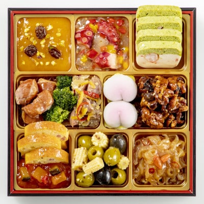 和洋中おせち「白姫乃舞」品目数:32品　形状:約195×195×高さ53(mm)×3段(冷凍盛付済)