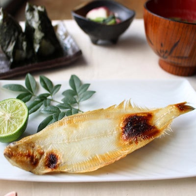 【2025年6月中旬発送】【さとふる限定】山陰浜田産厳選笹カレイ干物2kg(20～25枚)うす塩味