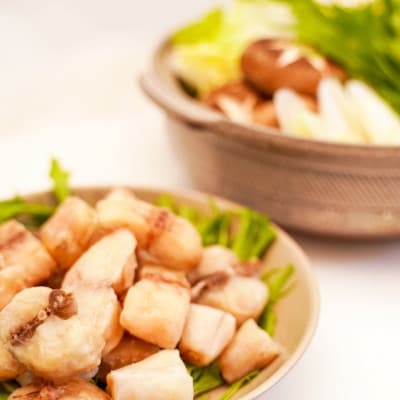 【さとふる限定】国産天然ふぐ切り身1.5kgパック(6人前、鍋用醤油スープ付)【10～3月発送】