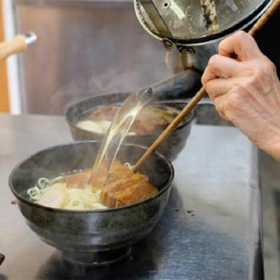沖縄そばの定番はやっぱりこれ!「玉家」の三枚肉そば4食セット