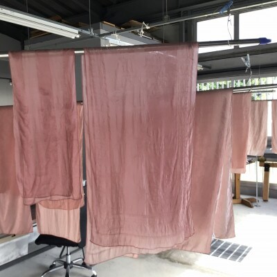 《ウージ染め》花穂ストールモンゴルウール