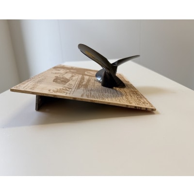 【ボートレース浜名湖】特別展示台付き「静岡支部選手(川井萌)サイン入りプロペラ」