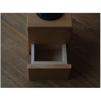 国産山桜のコーヒーミル 手打ちアイアンハンドル