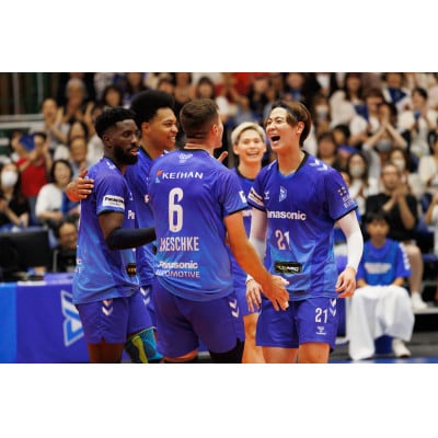 【11月1日(金)正午受付開始】大阪ブルテオンの選手が放つスパイクを受けられる(先着10人)