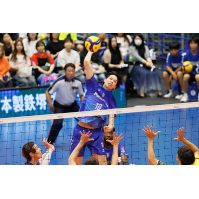 【11月1日(金)正午受付開始】大阪ブルテオンの選手が放つスパイクを受けられる(先着10人)