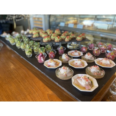 hitotokiのアート空間を完全貸切!特別料理と乾杯で楽しむあなただけのひとときを。