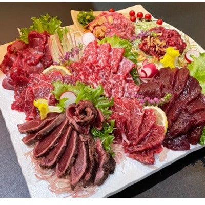 馬刺し部位堪能7種食べ比べブロック(八代市)