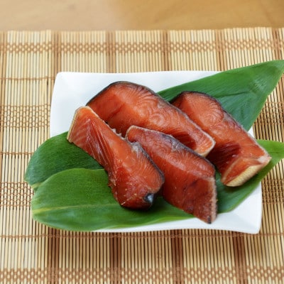 新潟県村上市笹川流れで水揚げ 旬の干物魚6点セット(店長おまかせ)1057001