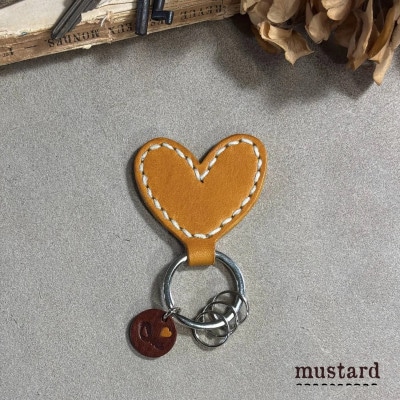 【one】ハートのキーホルダー(マスタード)