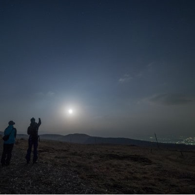 『霧ヶ峰で神秘的な夜を体験!満月・星空ナイトハイキング』ツアー参加券2名様分