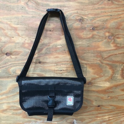 【SUWAプレミアム】ボディバッグ　ブラック(M)(パイピングカラー:黒)