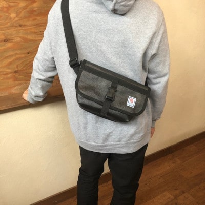 【SUWAプレミアム】ボディバッグ　ブラック(M)(パイピングカラー:黒)