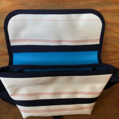 【SUWAプレミアム】ボディバッグ　ホワイト(M)(パイピングカラー:紺)