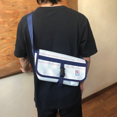 【SUWAプレミアム】ボディバッグ　ホワイト(L)(パイピングカラー:紺)