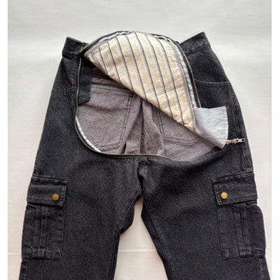 特許申請!多機能ジーンズGenPacパンツ「Book Lサイズ」　扉の内側には大きな秘密のポケット