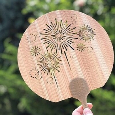 ＜花火＞愛媛の杉を使った木の透かしうちわ