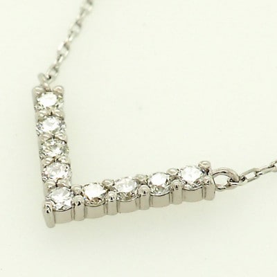 PT　ダイヤ　0.10ct　Vライン　ネックレス