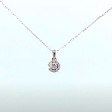 K18ピンクゴールド 0.1/0.08ct ダイヤモンド ペンダントネックレス 花タイプ