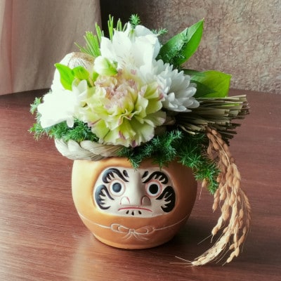 お正月　福飾り　金だるまフラワーアレンジメント