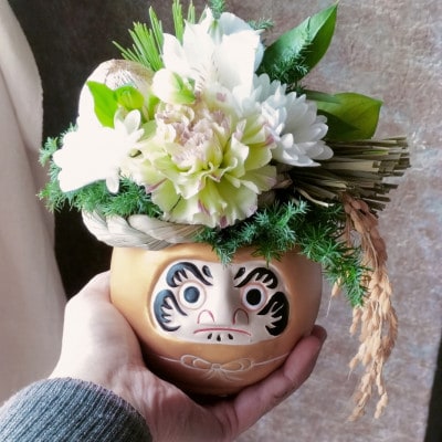 お正月　福飾り　金だるまフラワーアレンジメント