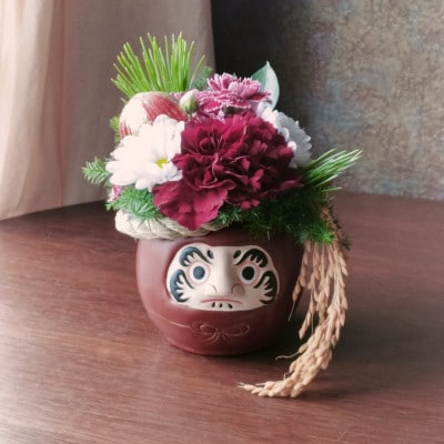 お正月　福飾り　紅だるまフラワーアレンジメント