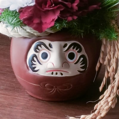 お正月　福飾り　紅だるまフラワーアレンジメント