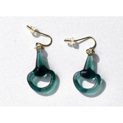 オリジナルアクセサリー ハーフビットピアス GREEN(イヤリングに変更可)【3800901】