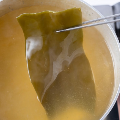 北海道産日高昆布 根昆布 計300g(50g×6袋)