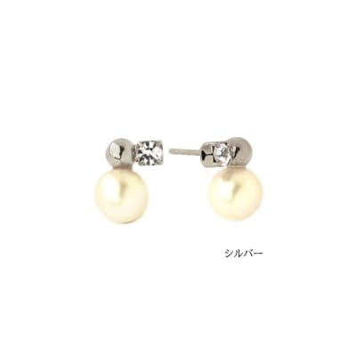 【ギフト可】艶パールにビジュー寄り添うアシンメトリーピアス(カラー:シルバー)【043-016-2】