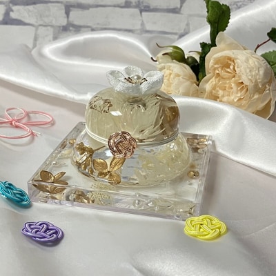 【かがみもちりうむ】固まるハーバリウムで作る鏡餅のお飾り(ホワイト&ゴールド)【071-005-3】