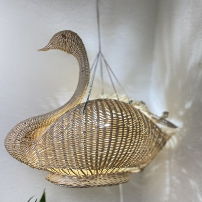Swan Light <大> ―籐編みの優雅な灯り―