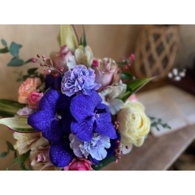 季節を彩る寒色系の生花アレンジメント【寒色系】