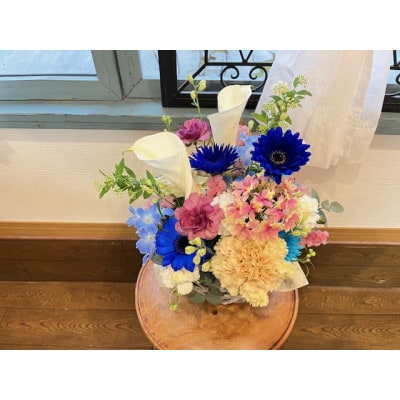 季節を彩る寒色系の生花アレンジメント【寒色系】