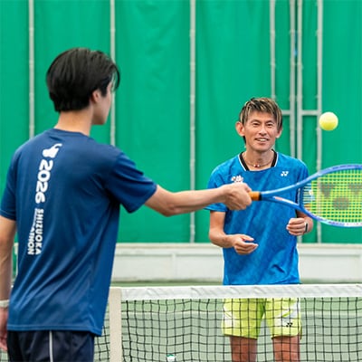 【初心者向け】世界マスターズランキングトップ10入りプロによるテニスパーソナルレッスン(1回分)