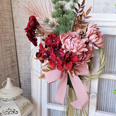 まるで生花のような しめ飾り(マム)　リボンの色:ピンク