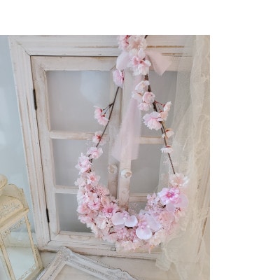 まるで生花のような桜ドロップリース