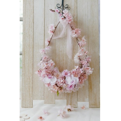 まるで生花のような桜ドロップリース