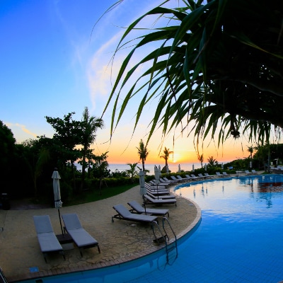 <ホテル日航アリビラ>1泊2日/朝食付きペア宿泊券(スーペリアツイン/禁煙)