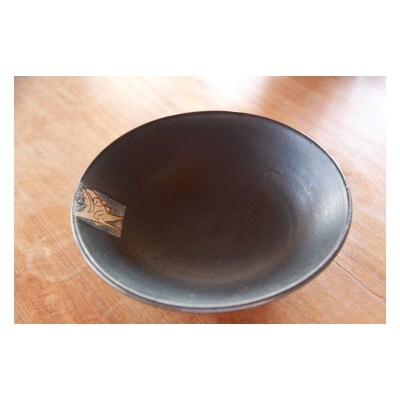 <南陶窯>マンガン魚紋7寸皿