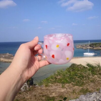 【RYUKYU GLASS WORKS 海風】取っ手付きハート型グラス(花あかり)