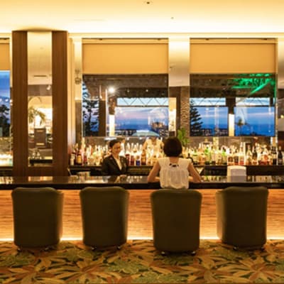 【沖縄かりゆし】オーシャンタワー/プレミアコーラルビュールーム 4名様1泊 宿泊券(朝・夕付)