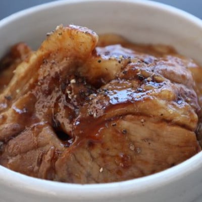 あぐー豚丼(肩ロース)　4人前/炭火の香り漂う特製タレ付です