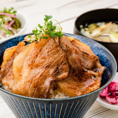 あぐー豚丼2種の食べ比べ(肩ロース・バラ肉)×各2人前　/　炭火の香り漂う特製タレ付です