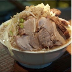 全国に展開中の行列店【夢を語れ】豚1本付き! ラーメン 3食セット