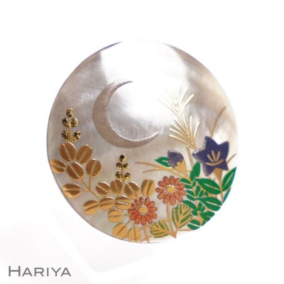 秋草蒔絵 黒蝶貝ブローチ (25mm丸)