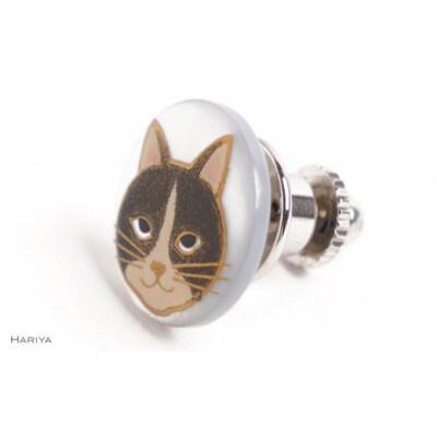 猫蒔絵白蝶貝ピンブローチ